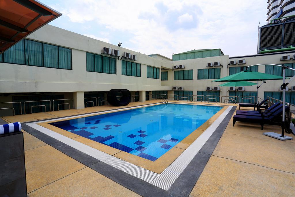 Aliya Hotel Klang Exterior photo